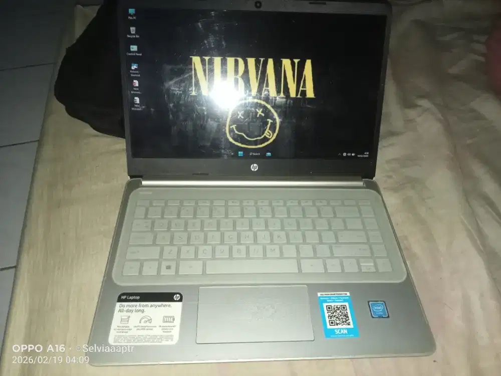 Jual laptop merek hp kondisi masih bagus