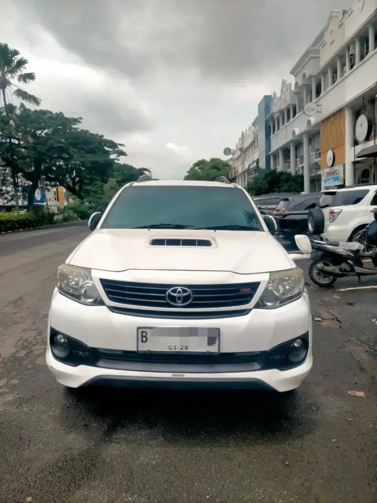 DIJUAL CEPAT TOYOTA FORTUNER VNT TRD MATIC TAHUN 2014