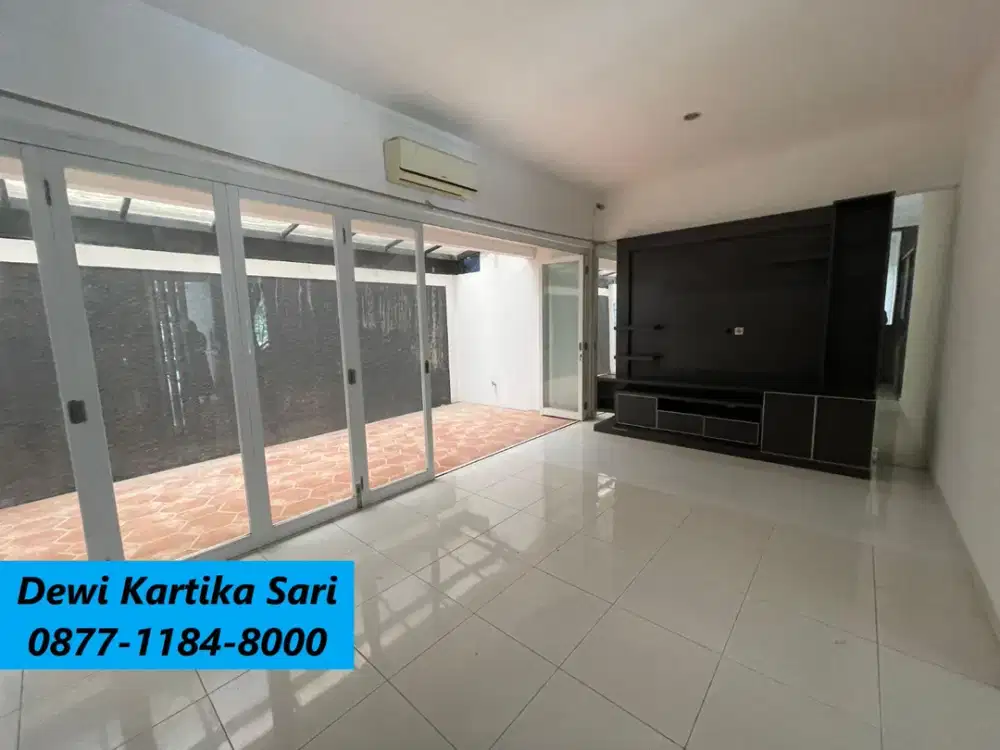 Rumah Turun Harga Kondisi Bagus Siap Huni di Emerald Bintaro OM-16242