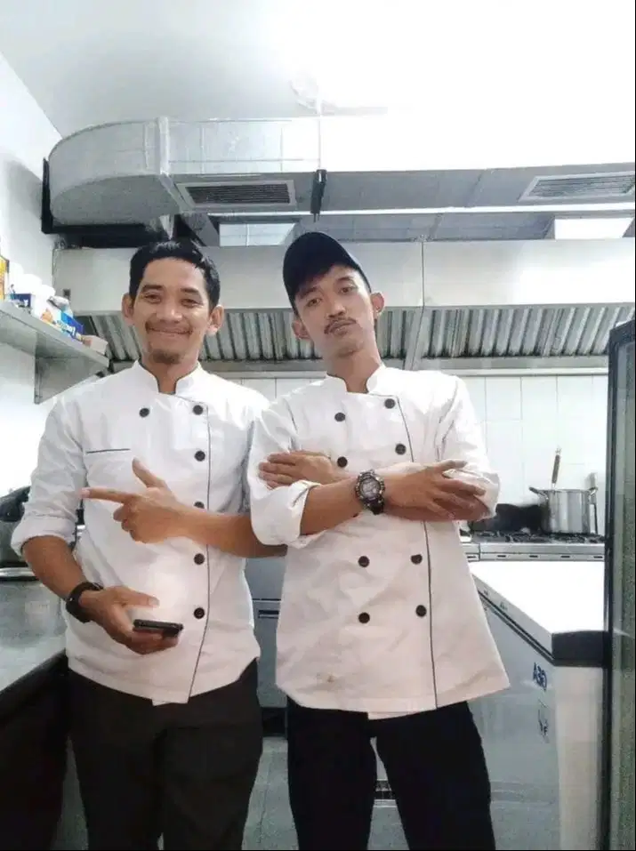 Cari pekerjaan chef atau cook yang masuk sore