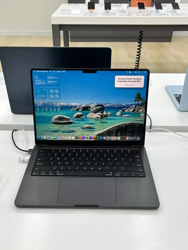 Macbook Pro M5 16/1TB GARANSI RESMI STOCK TERBATAS BISA CICILAN KREDIT