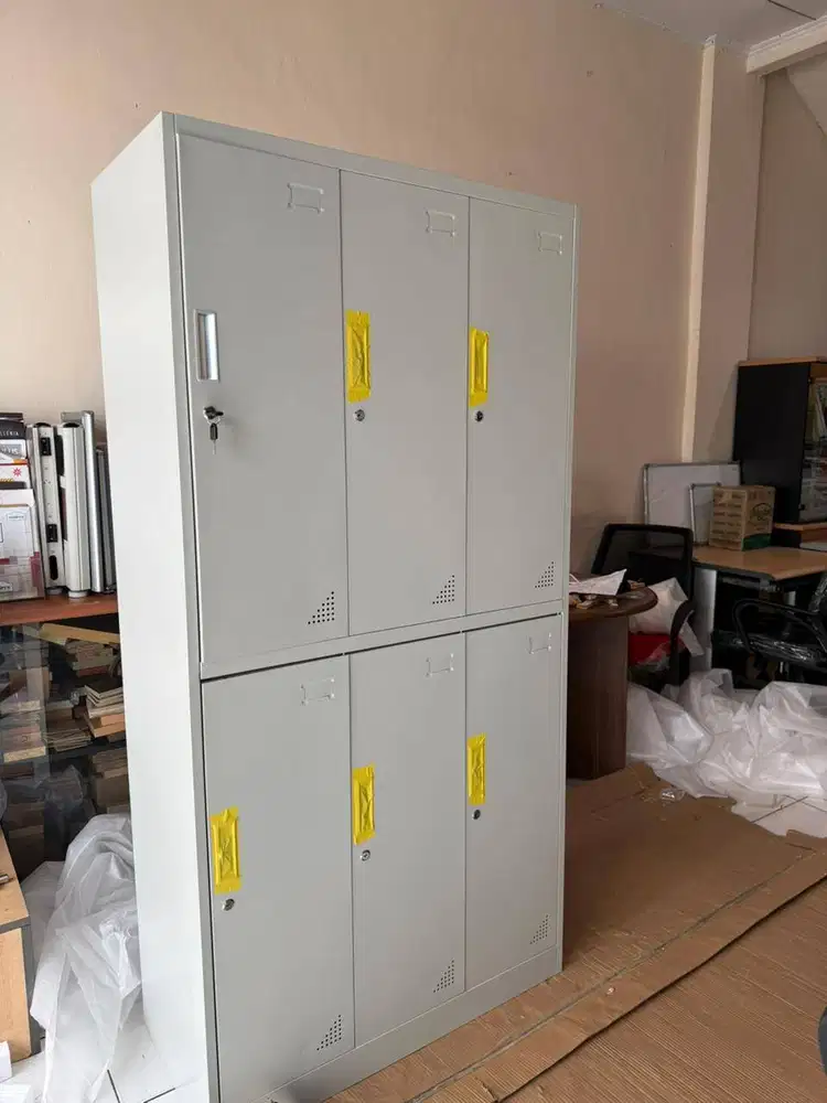 Lemari Locker 6 Pintu