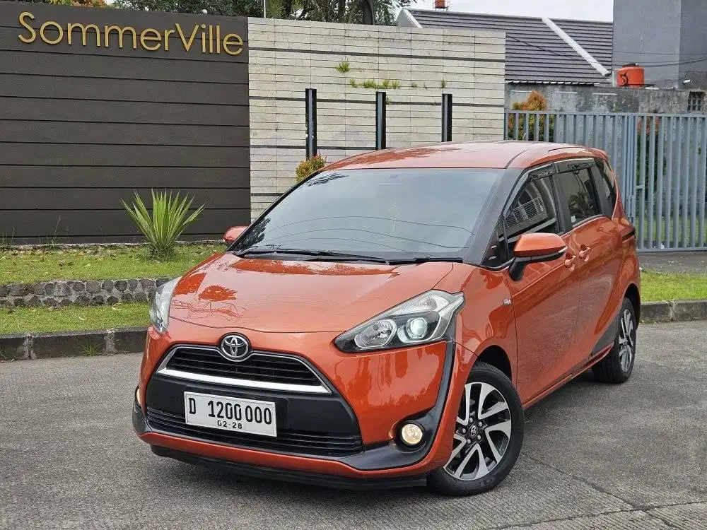 Toyota Sienta V matic