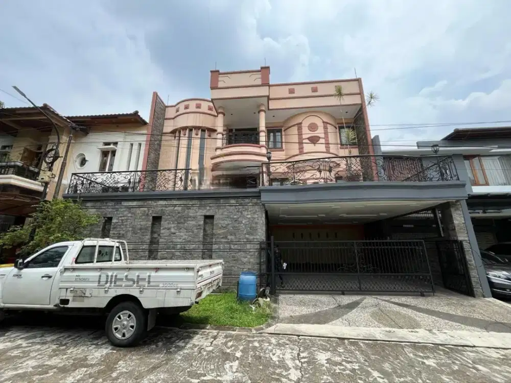 Dijual Rumah mewah terawat siap huni lokasi bagus di pasteur