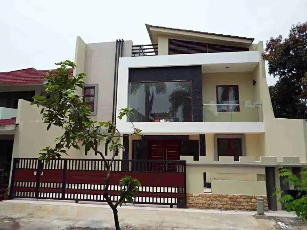 Disewakan Rumah Luas 230m² Eksklusif dan Strategis di dekat Pintu Toll Dan Mall Bekasi Barat