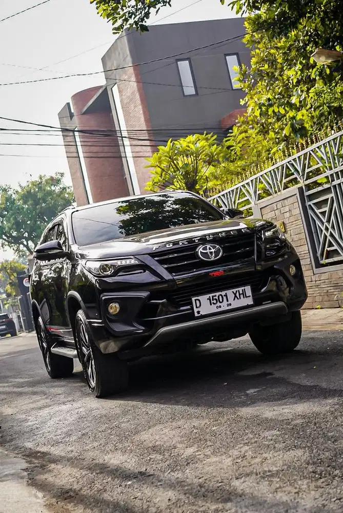 FORTUNER VRZ TRD 2018 LOW KM DIESEL AUTOMATIC PLAT D ISTIMEWA