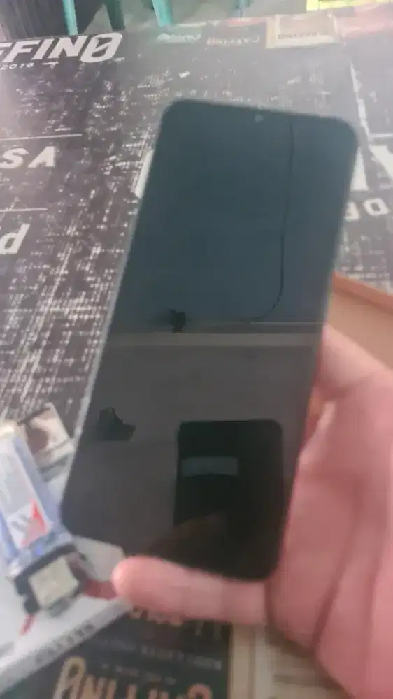 Dijual realme c11 2021 kondisi hanya lecer pemakaian sisa nya aman