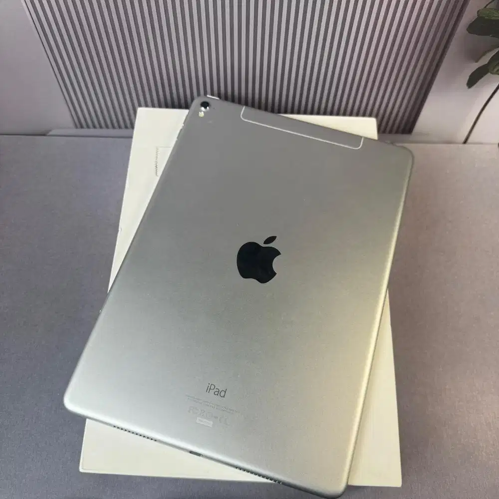 iPad Pro 9.7 inch 2016 32gb wifi cell IBOX