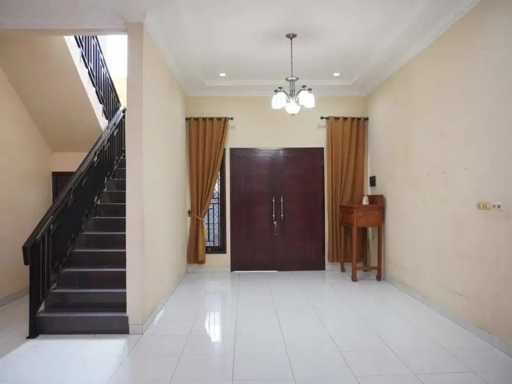 Rumah 3 Lantai Full Furnished di Sunter Agung Jakarta Utara - Lingkungan Aman