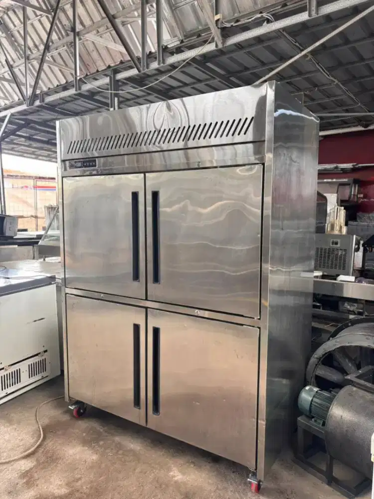 Gea upright chilller