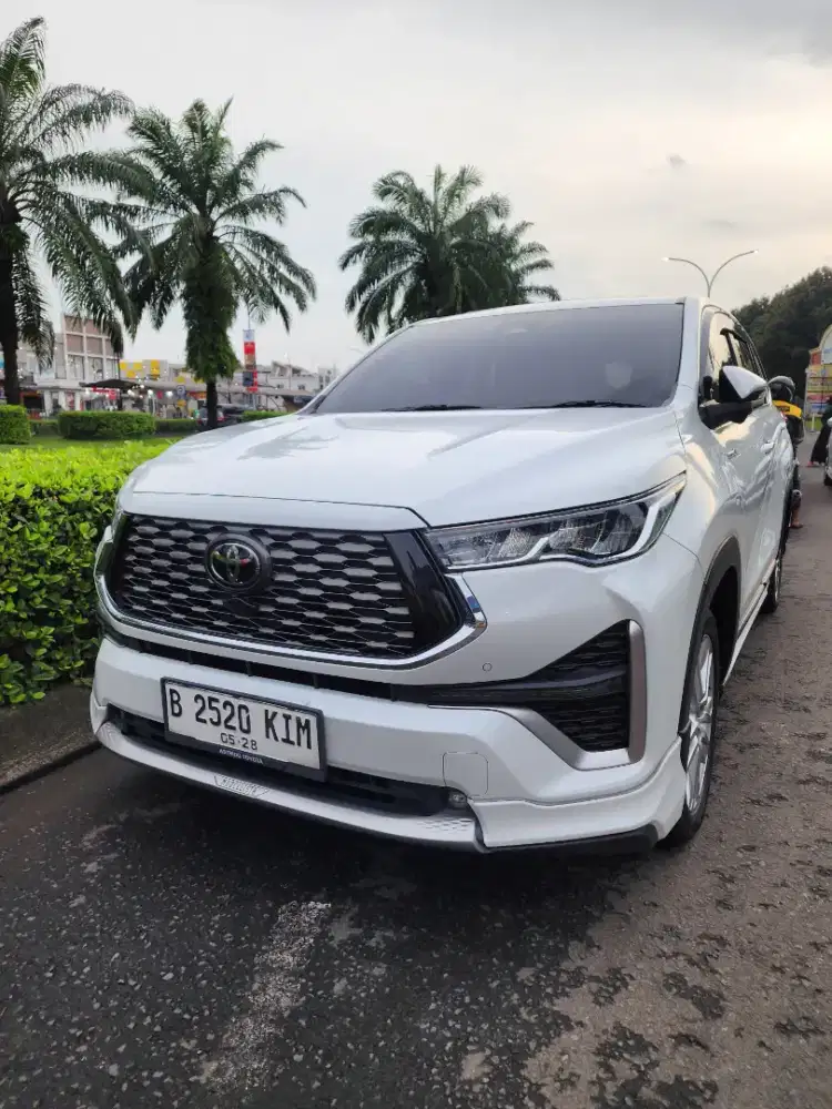 Toyota innova zenix 2.0Q hv tss modelista cvt