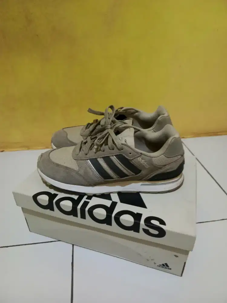 sepatu adidas lifestyle
