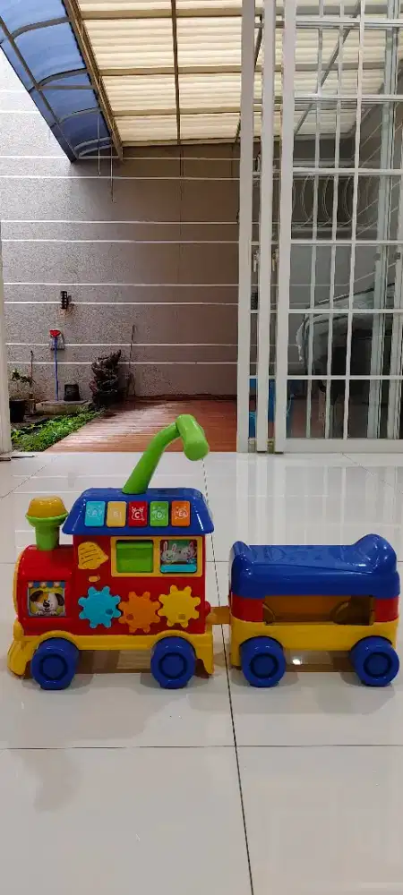 Kendaraan Mainan anak model Thomas