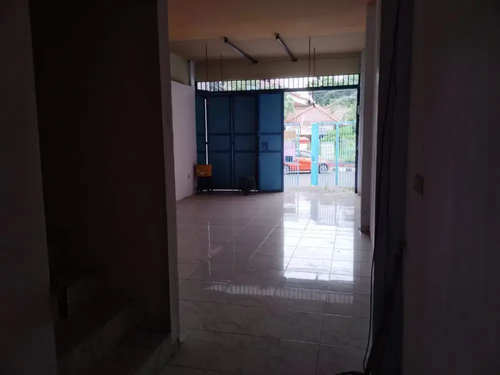 Disewakan Ruko Siap Usaha Lokasi Bagus Jalan Raya , Jalan A.damyati Sukarasa - Tangerang