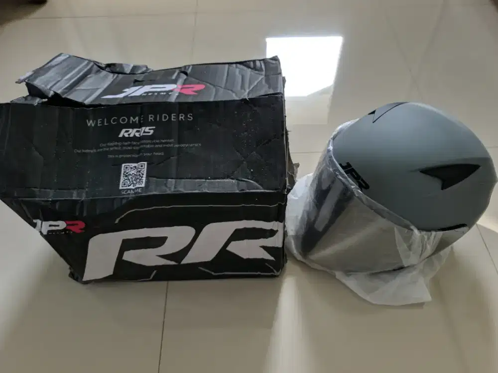 Helm JPR RR15 kondisi baru