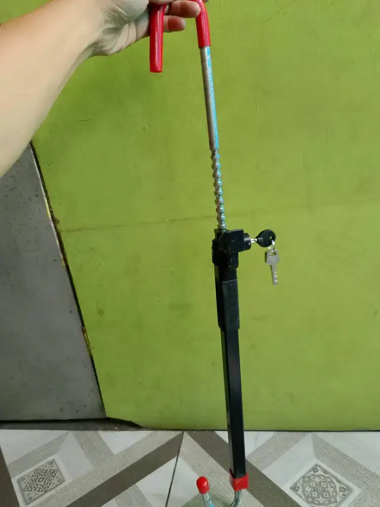 Kunci Pengaman Stir ke Pedal Gas/ Kopling