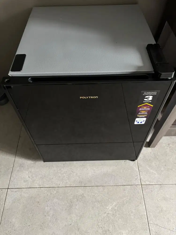 Kulkas Mini Polytron Mulus No Minus