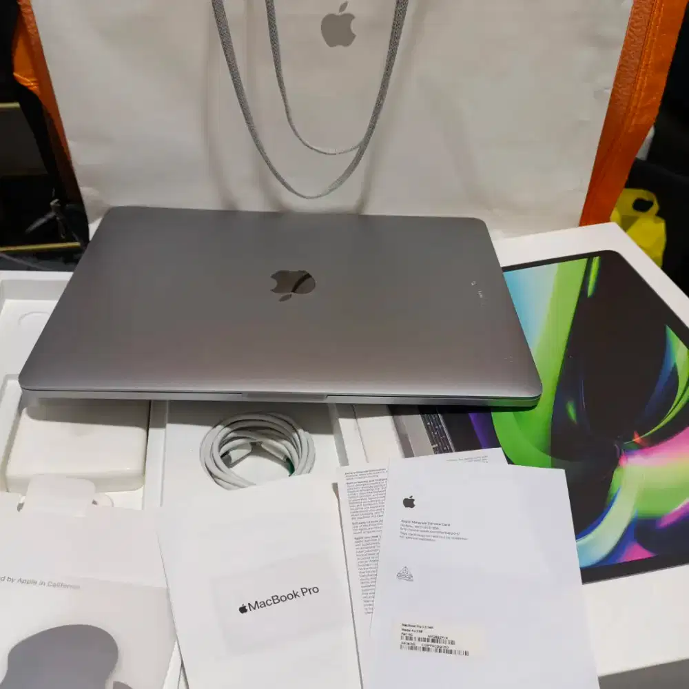 Macbook Pro M1 2020 13 inch touchbar fullset komplit fungsi 100%normal