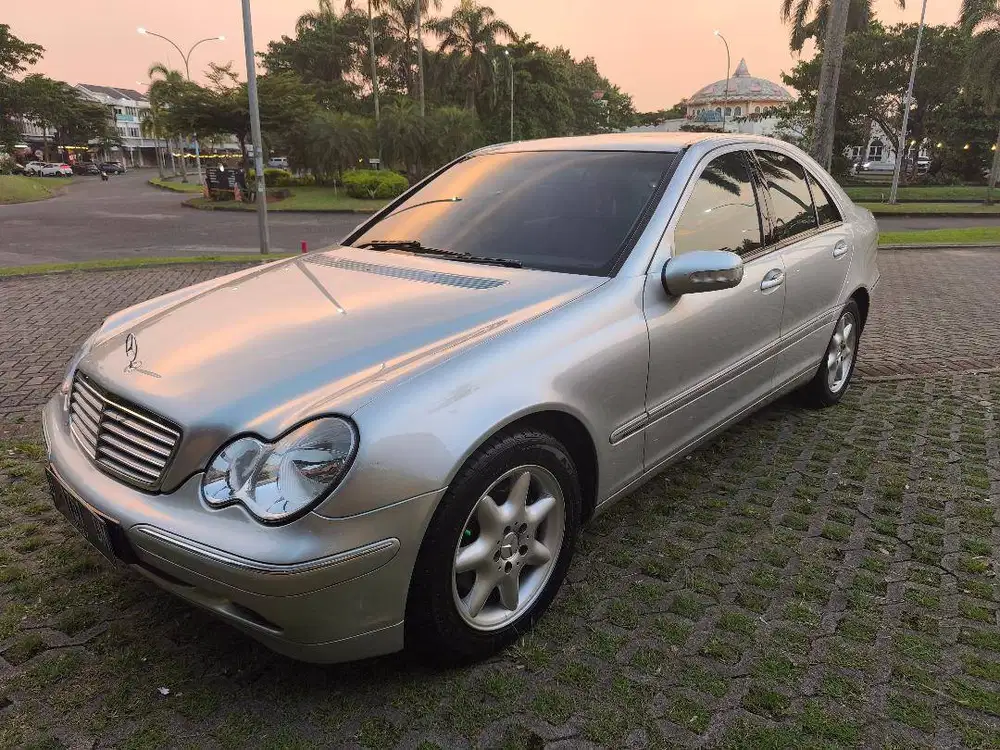 Collector’s Item! C240 W203 Terakhir (2006) – Sangat Terawat, low KM