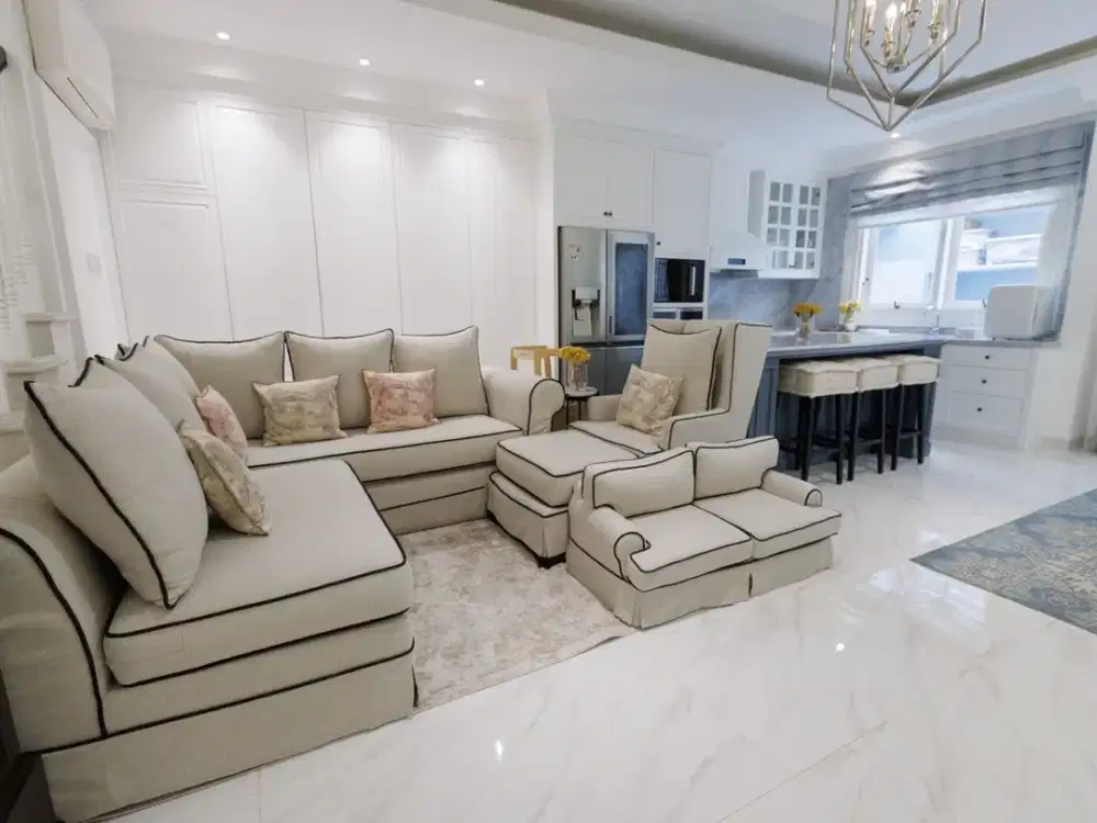 JUAL RUMAH CANTIK 2 LANTAI FULL FURNISH RAGUNAN JAKARTA SELATAN