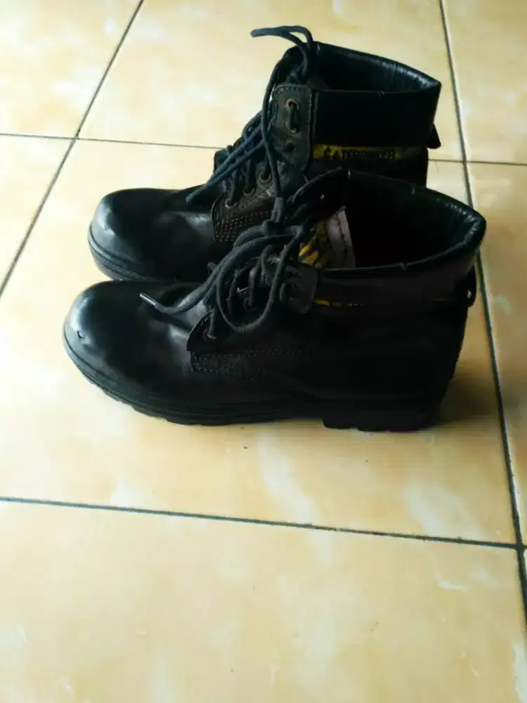 Dijual cpt 1 pasang sepatupria merk Cuter Piller original