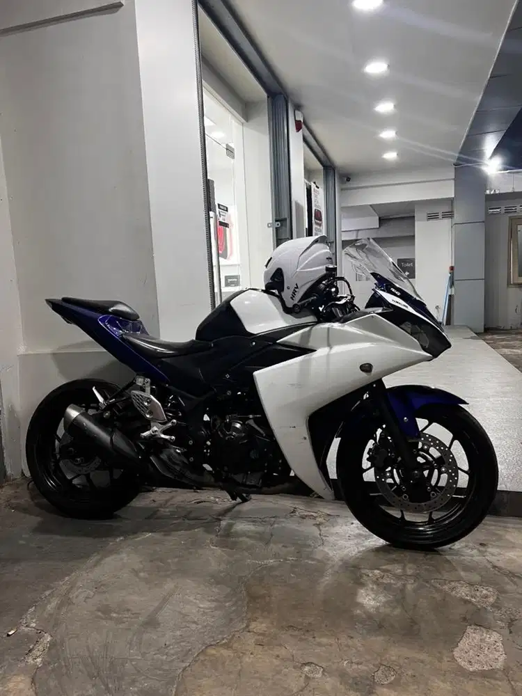 Yamaha R25 (250CC)