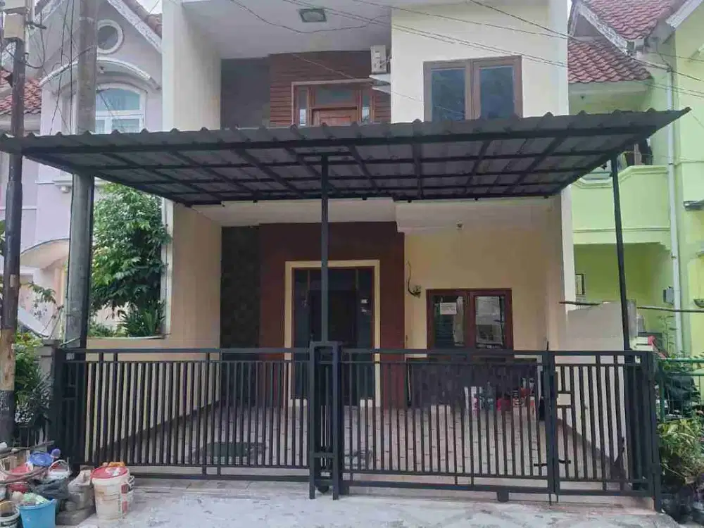 Dijual rumah depan taman 6x18, taman surya 5