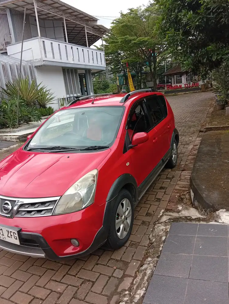 Nissan Grand livina 2012 Bensin