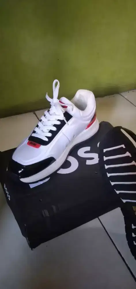 Bissmillaah...Jual sepatu HUGO BOS