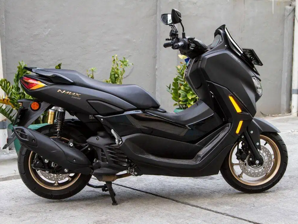 Yamaha nmax kyless warna hitam flat bogor