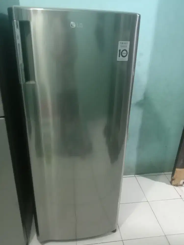 Di jual prizer masih bagus blm pernah servis