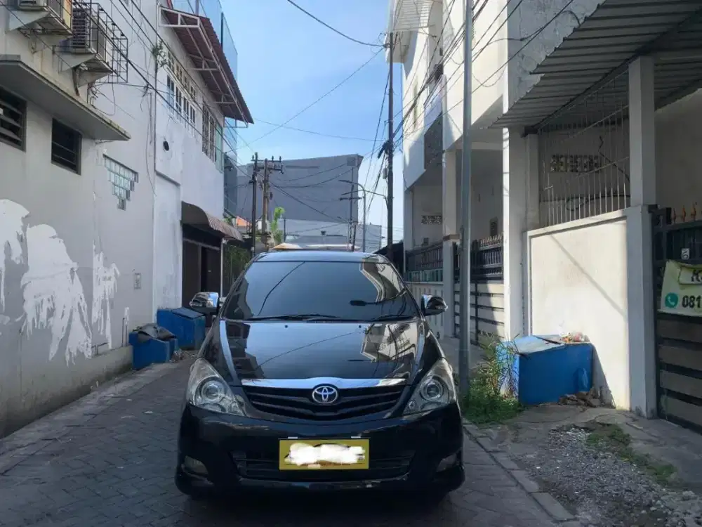 Kijang Innova 2.5 G Diesel Matic 2011 Hitam Tgn 1 KM Rendah inova