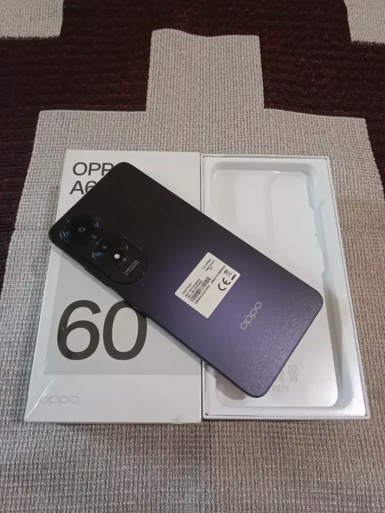 Oppo a60 8/128 Mulus