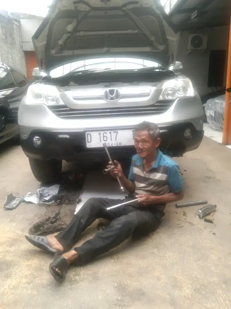service powersteering dan kaki kaki dikerjakan tenaga berpengalaman
