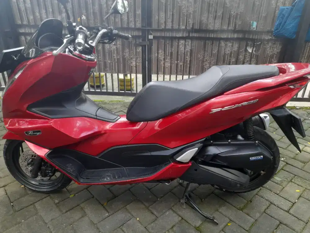 Honda pcx tahun 2023 cbs