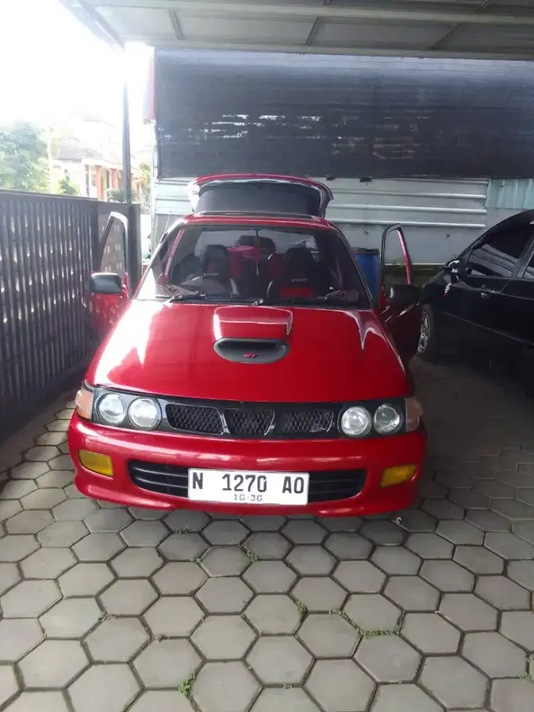 Sedan Toyota Starlet sunroof