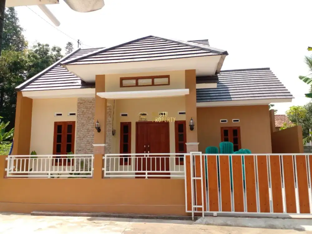 RUMAH MODERN, SIAP HUNI, TANAH LUAS DI SEYEGAN