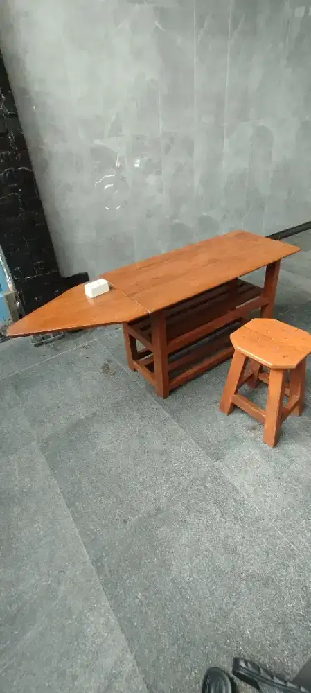 Meja setrika + kursi kayu