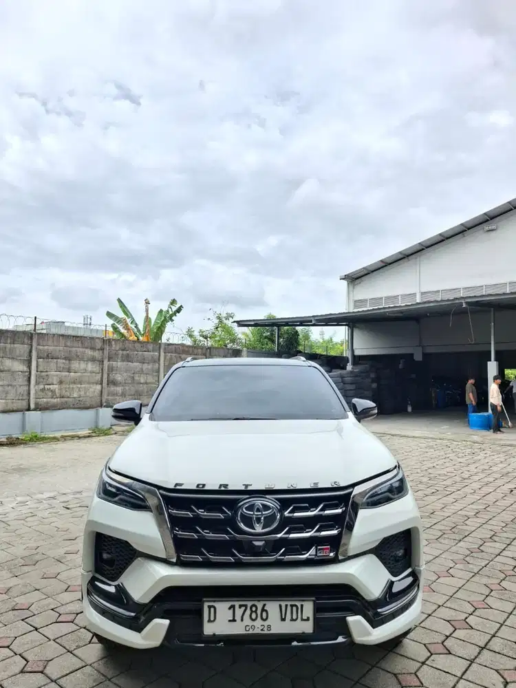 VRZ GR 2023 2.8 matic. Km 23rb