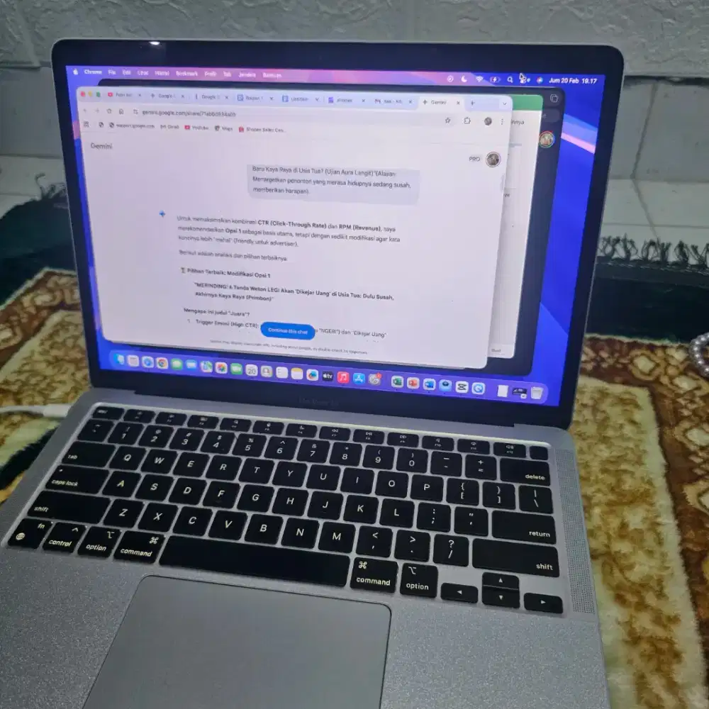 Macbook air M1 2020 ram 8gb ssd 256gb mulus