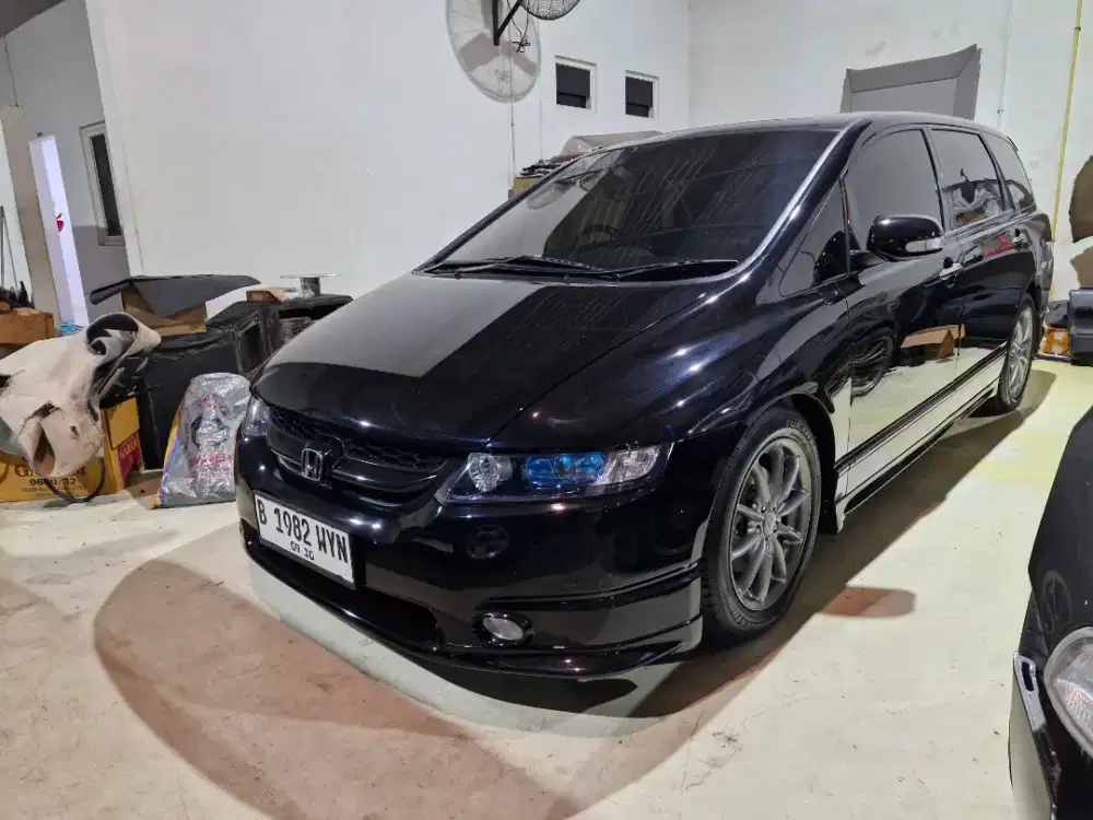 Honda Odyssey Absolute 2004