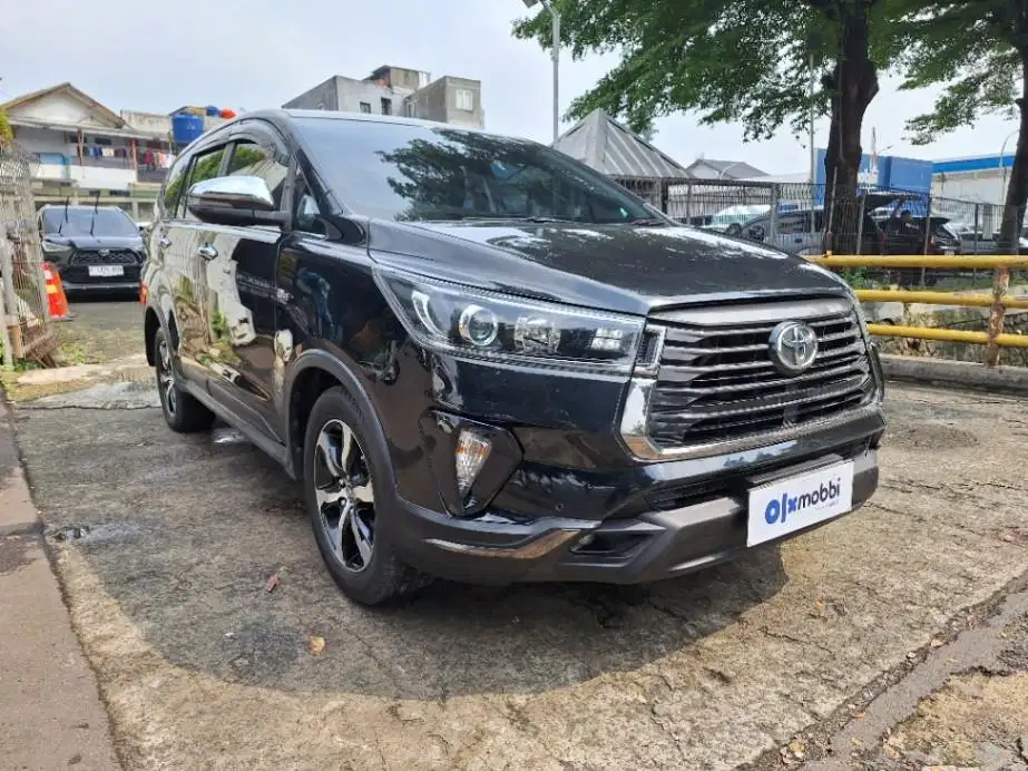 DP MURAH Toyota Kijang Innova 2.0 Venturer Bensin-AT 2022 Hitam CFKCB
