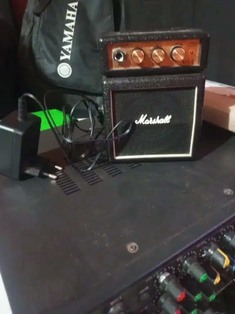Ampli Marshal m-2