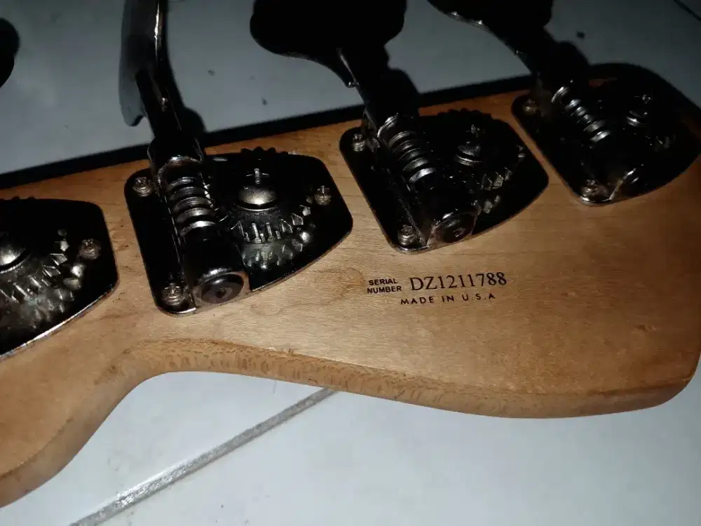 FENDER JAZZ BASS USA 2011 NECK USA ORIGINAL VOICE KLASIK MODDING PLAT