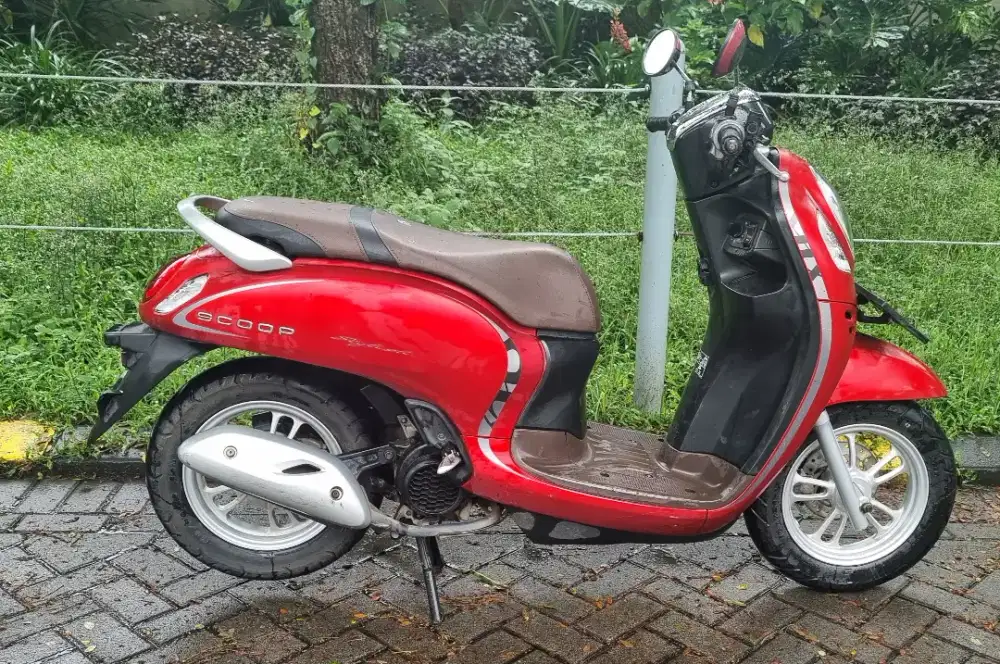 Bismillah di jual motor scoopy smartkey (keyles) surat komplit