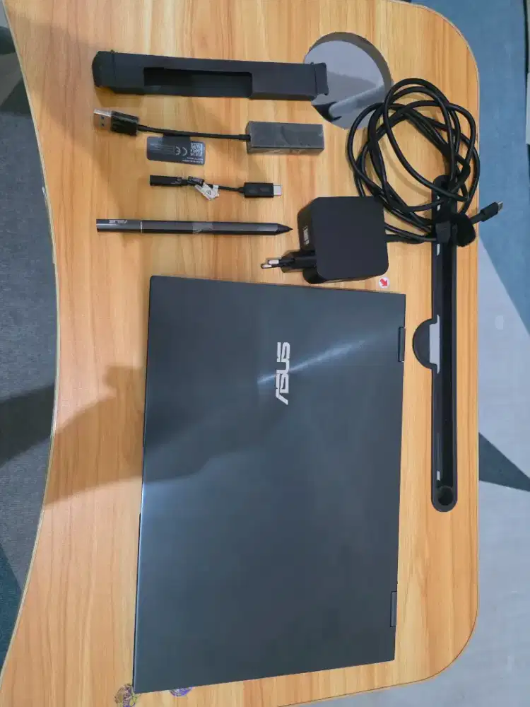 Laptop Asus Zenbook Flip 13 Oled Touchscreen Layar Sentuh Ringan