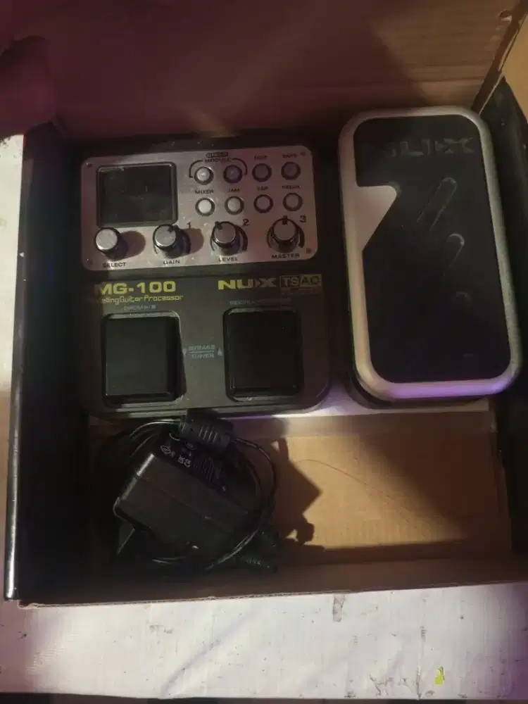 Efek gitar Nux mg 100