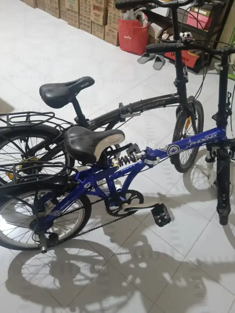 Dijual berdua sepeda lipat merek Pacific dan Phoenix