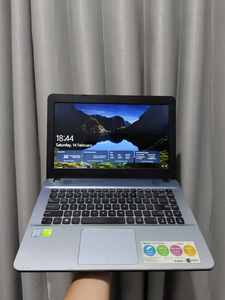 Laptop Asus Vivobook X441U