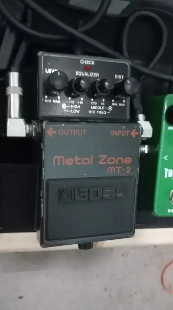 Efek gitar Booz mt2
